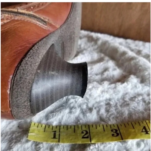 La CANADIENNE Tan Leather Heeled Boots - Picture 8 of 12